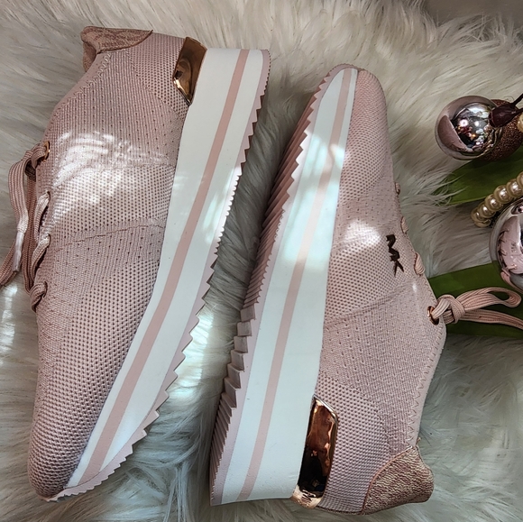 Michael Kors Women's Monique Knit Low Top Sneakers new - Picture 2 of 7